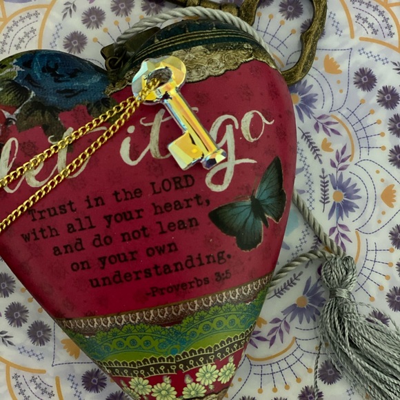 🦢🦢Swarovski crystal key pendant&gold chain - Picture 7 of 7